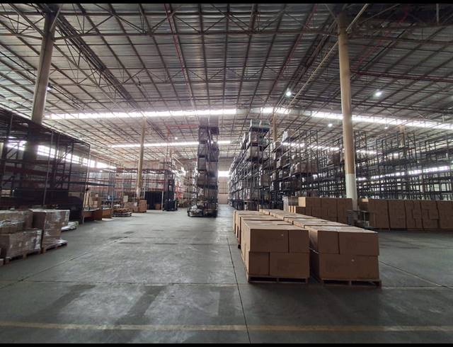 8,558M² WAREHOUSE TO LET IN DENVER